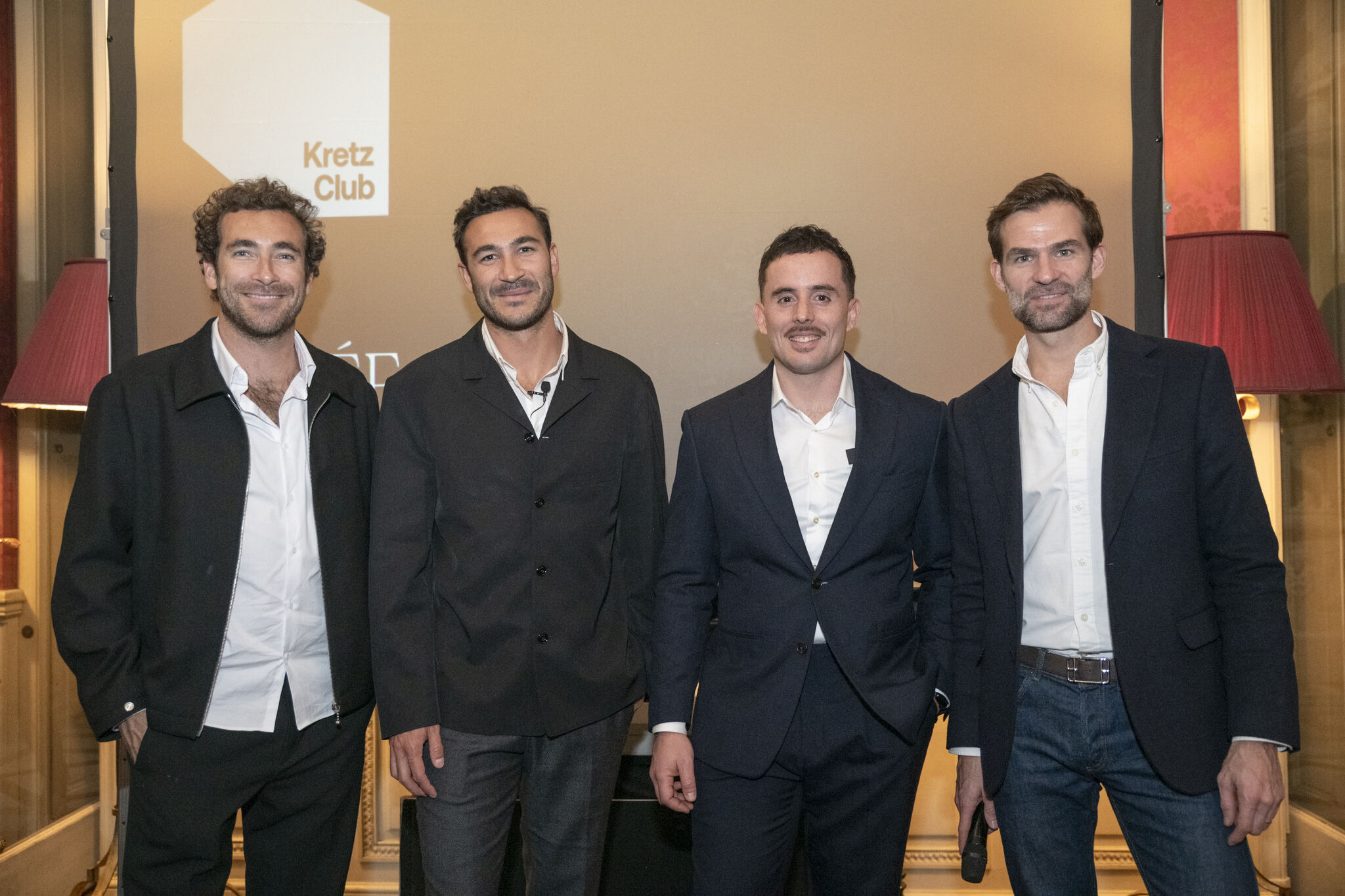 Ludovic de Jouvancourt avec l'équipe du Kretz Club